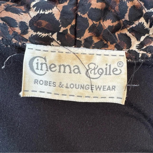 Vintage Velvet Kaftan 1/2 Zip Robe w/ Quilted Leopard Collar & Cuffs‎ size Large - Picture 6 of 8